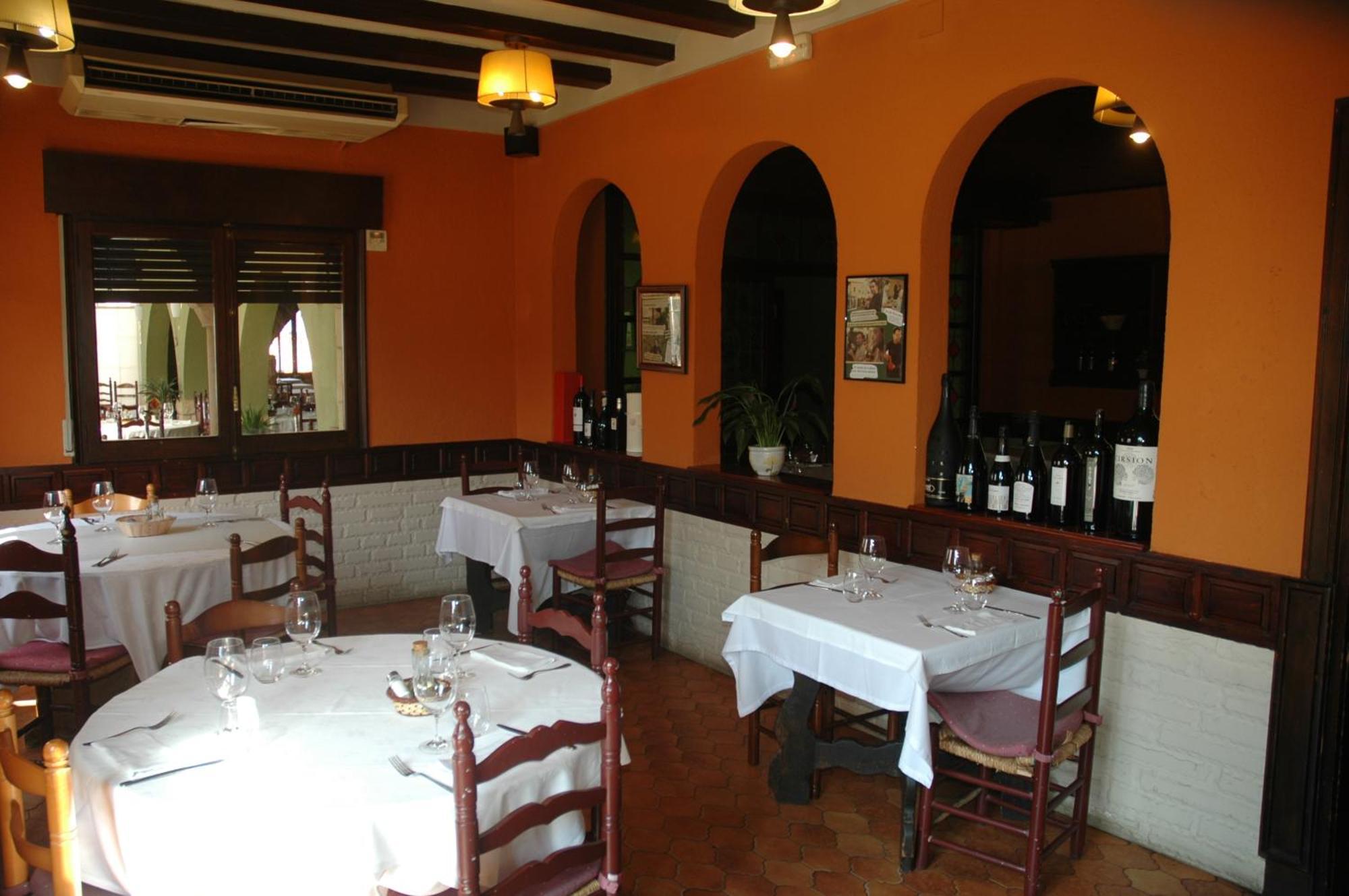 Banyeres del Penedes Hotel Restaurant El Bosc מראה חיצוני תמונה