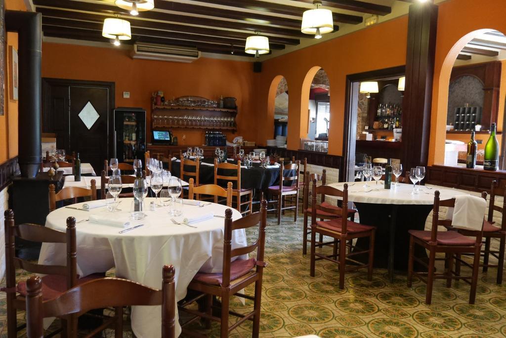 Banyeres del Penedes Hotel Restaurant El Bosc מראה חיצוני תמונה