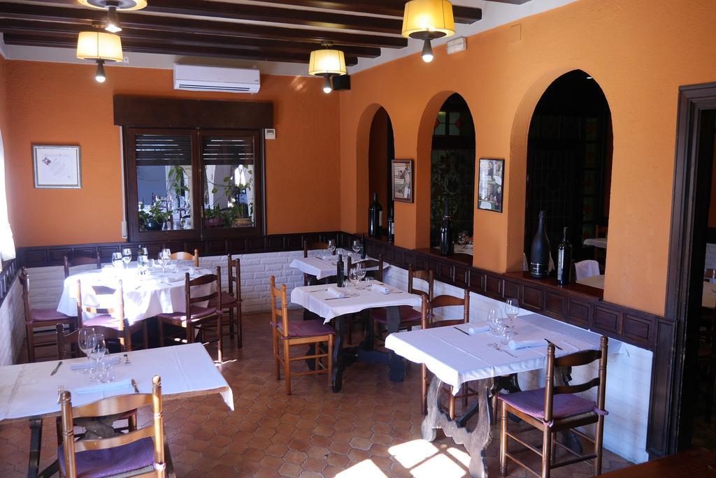 Banyeres del Penedes Hotel Restaurant El Bosc מראה חיצוני תמונה