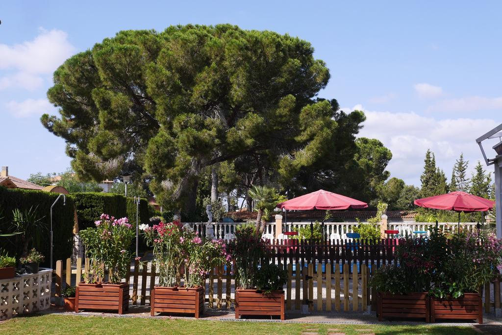 Banyeres del Penedes Hotel Restaurant El Bosc מראה חיצוני תמונה