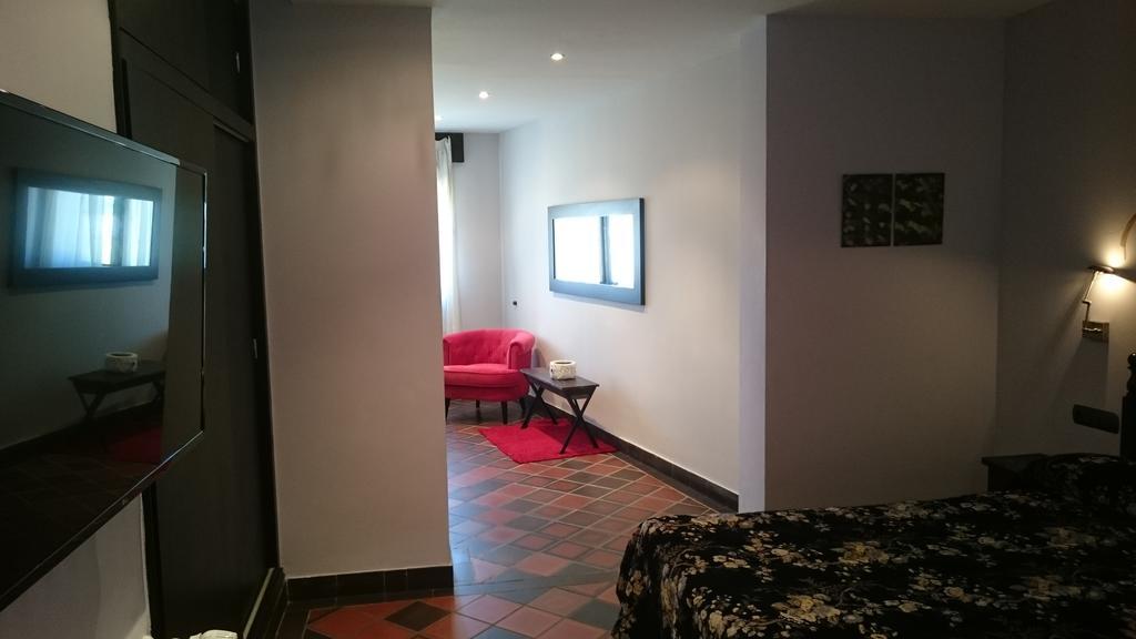 Banyeres del Penedes Hotel Restaurant El Bosc מראה חיצוני תמונה